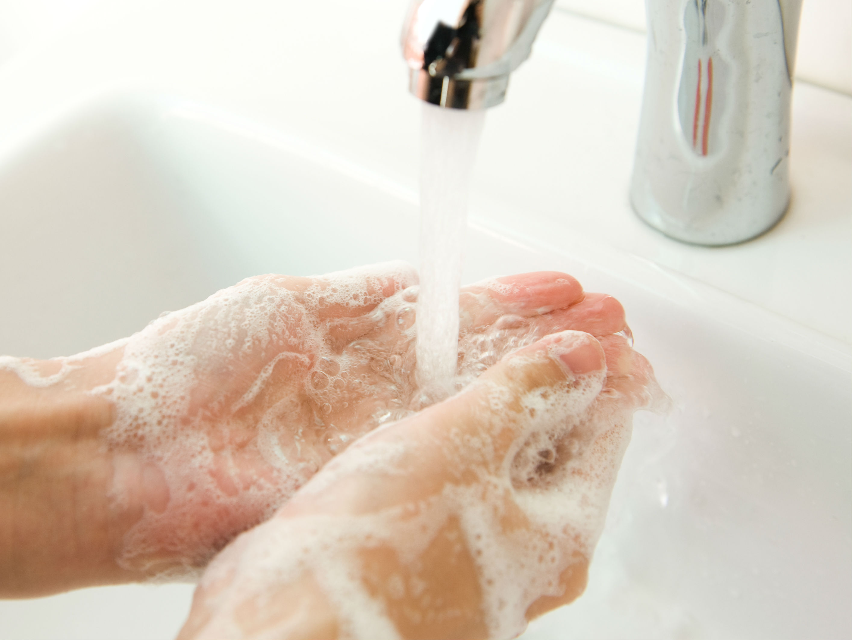 Tag der Hand-Hygiene: Experten-Tipps zum Schutz der Hände im Haushalt